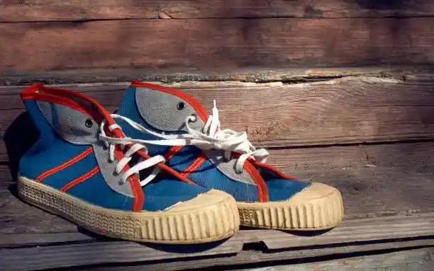 The Comeback of Retro Sneakers: What’s Hot Again?