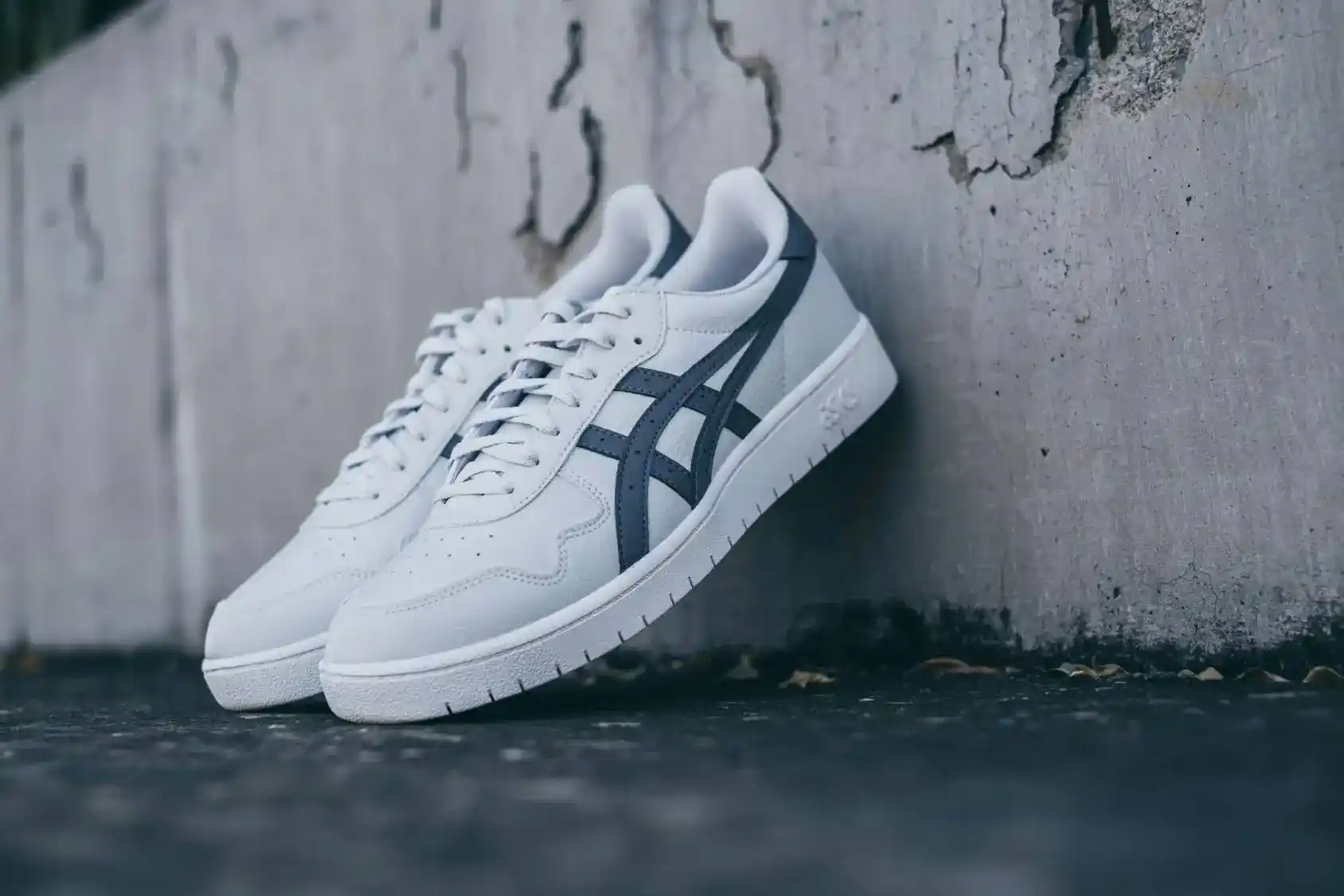 How to Keep Your White Sneakers Looking Brand New